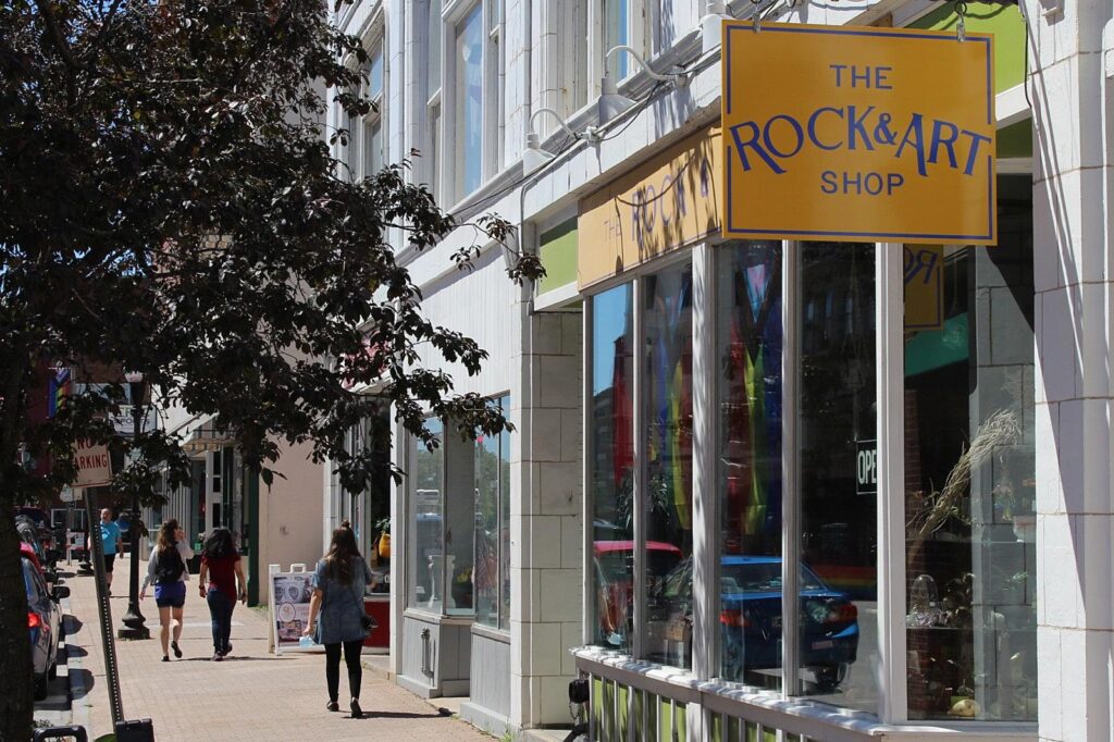 rock and art shop street